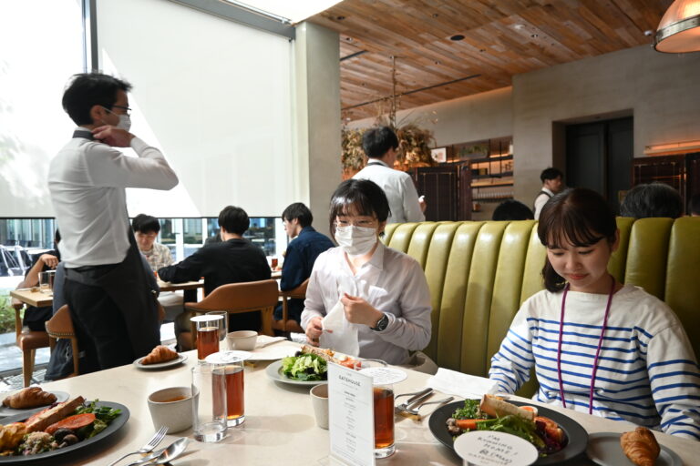 名古屋着-昼食1